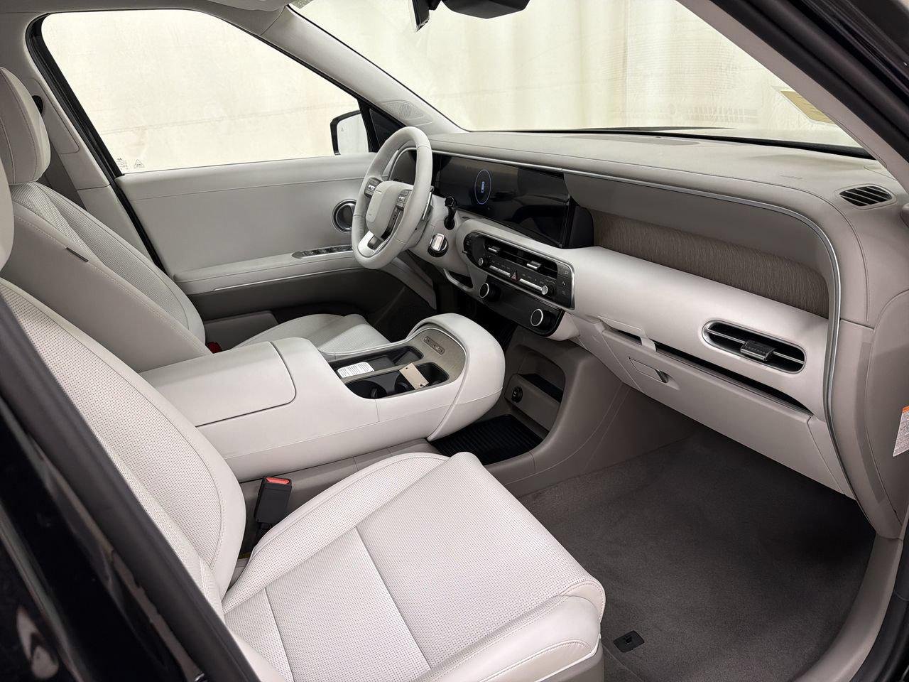 New 2026 Abyss Black Pearl Hyundai SEL 7P image 14