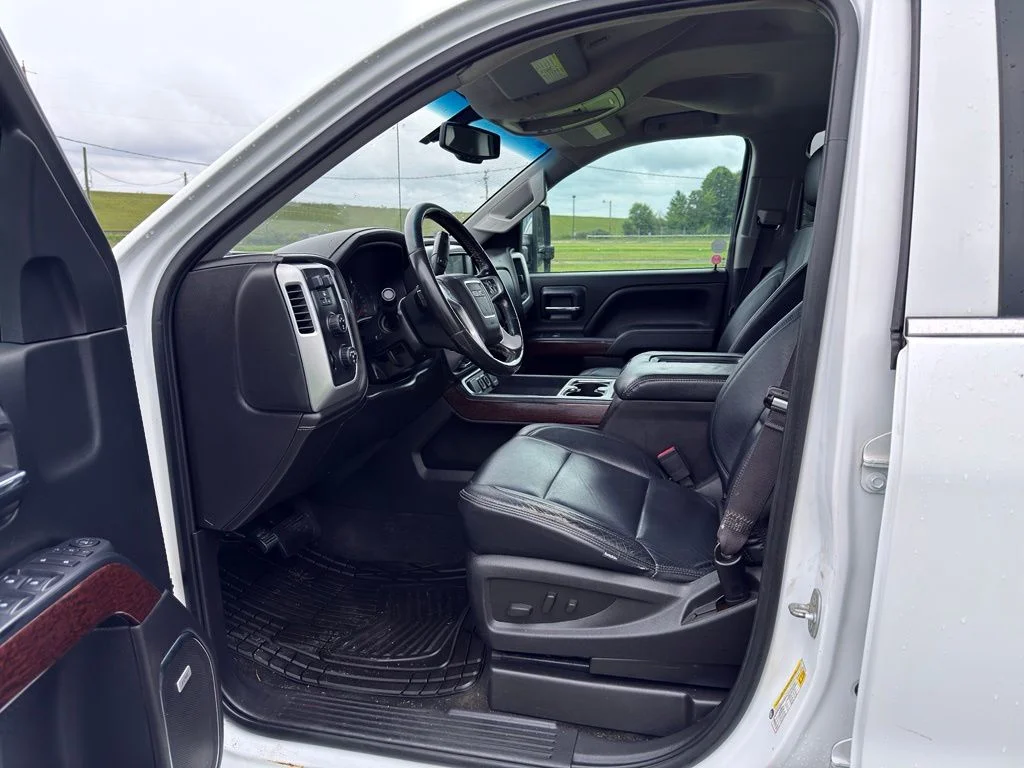 Used 2016 White GMC SLT image 2
