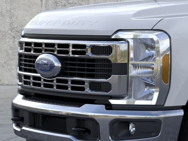 New 2026 Oxford White Ford XLT image 17