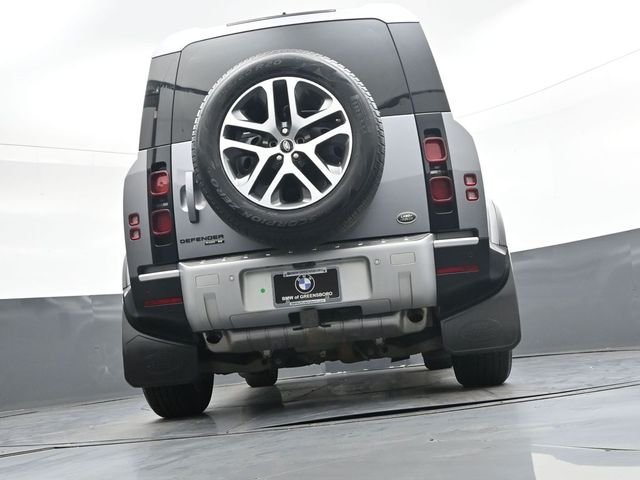 Used 2020  Land Rover SE image 40