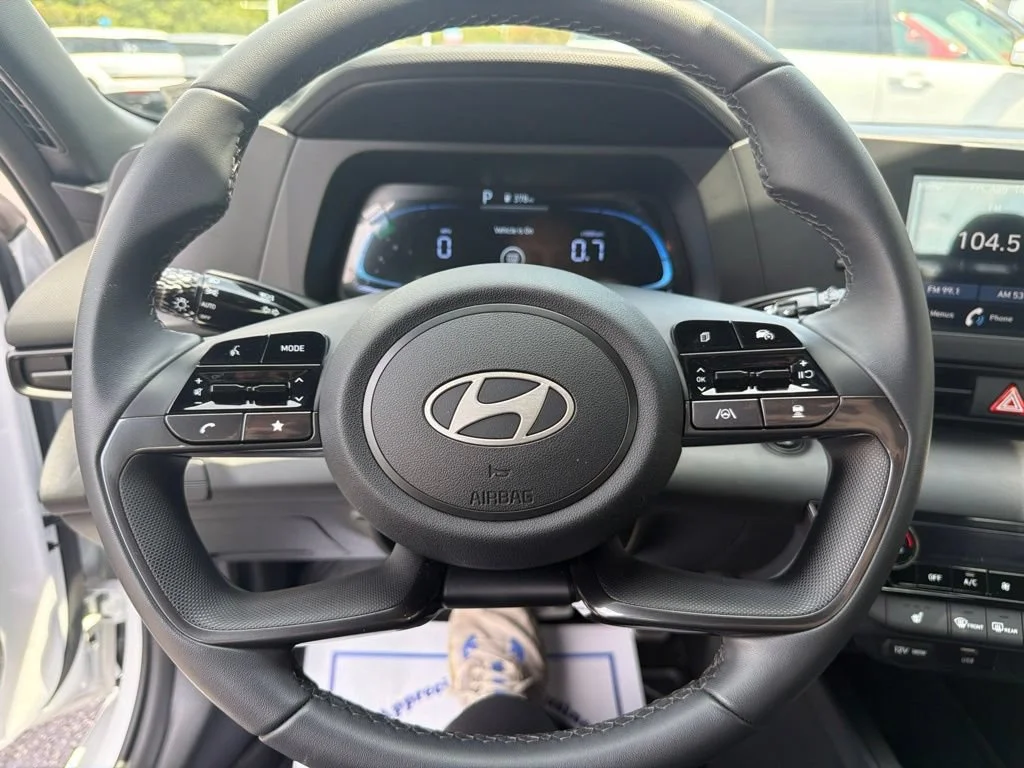 Used 2026 White Hyundai SEL Sport Premium image 12