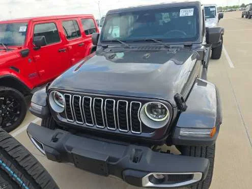 Used 2025 Granite Crystal Metallic Clearcoat Jeep Sahara image 2