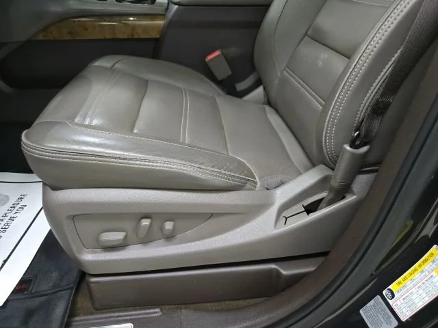 Used 2017 IRIDIUM METALLIC GMC Denali image 16