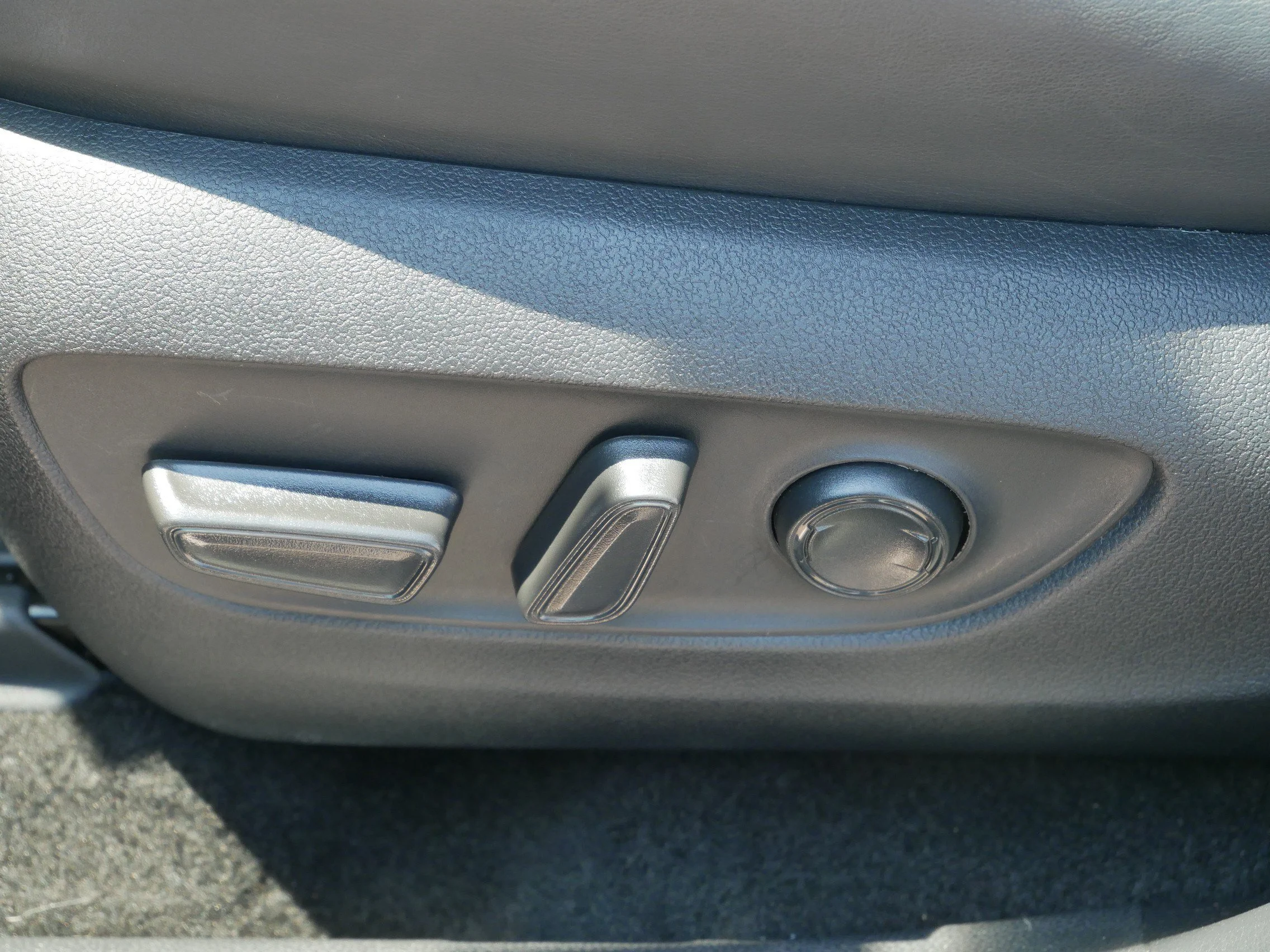 Used 2021 Magnetic Gray Metallic Toyota XLE Premium image 20
