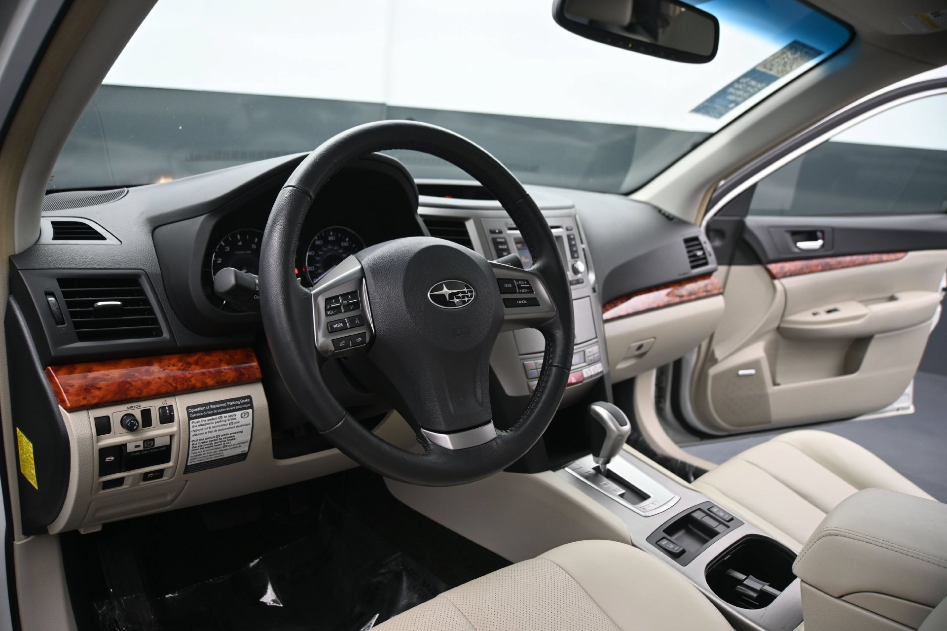 Used 2012 Satin White Pearl Subaru 2.5i image 21