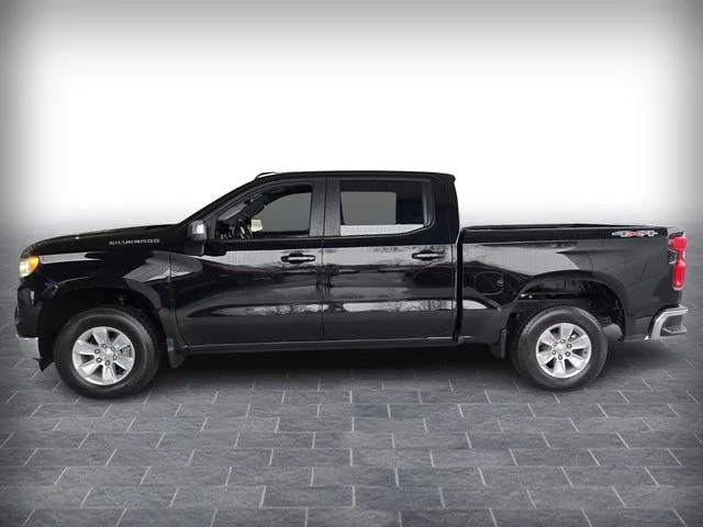 Used 2025 Black Chevrolet LT image 4