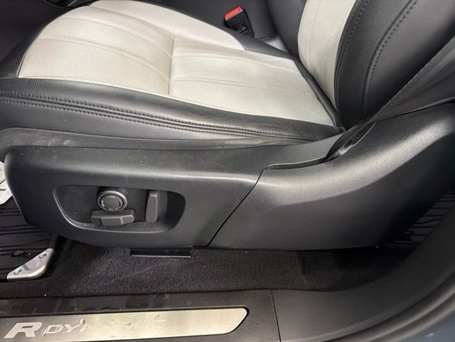 Certified Used 2023 Nolita Gray Metallic Land Rover Dynamic image 9