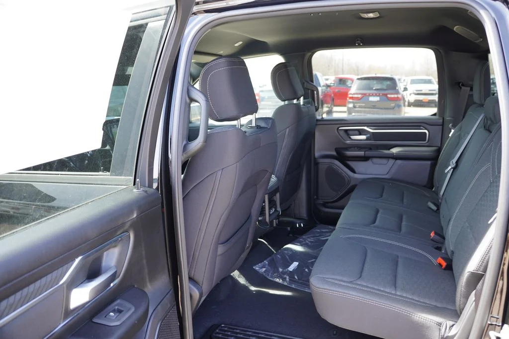 New 2026 Diamond Black Crystal Pearl-Coat Exterior Paint RAM Big Horn image 12