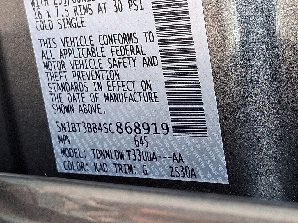 Used 2025 Gray Nissan SV image 27