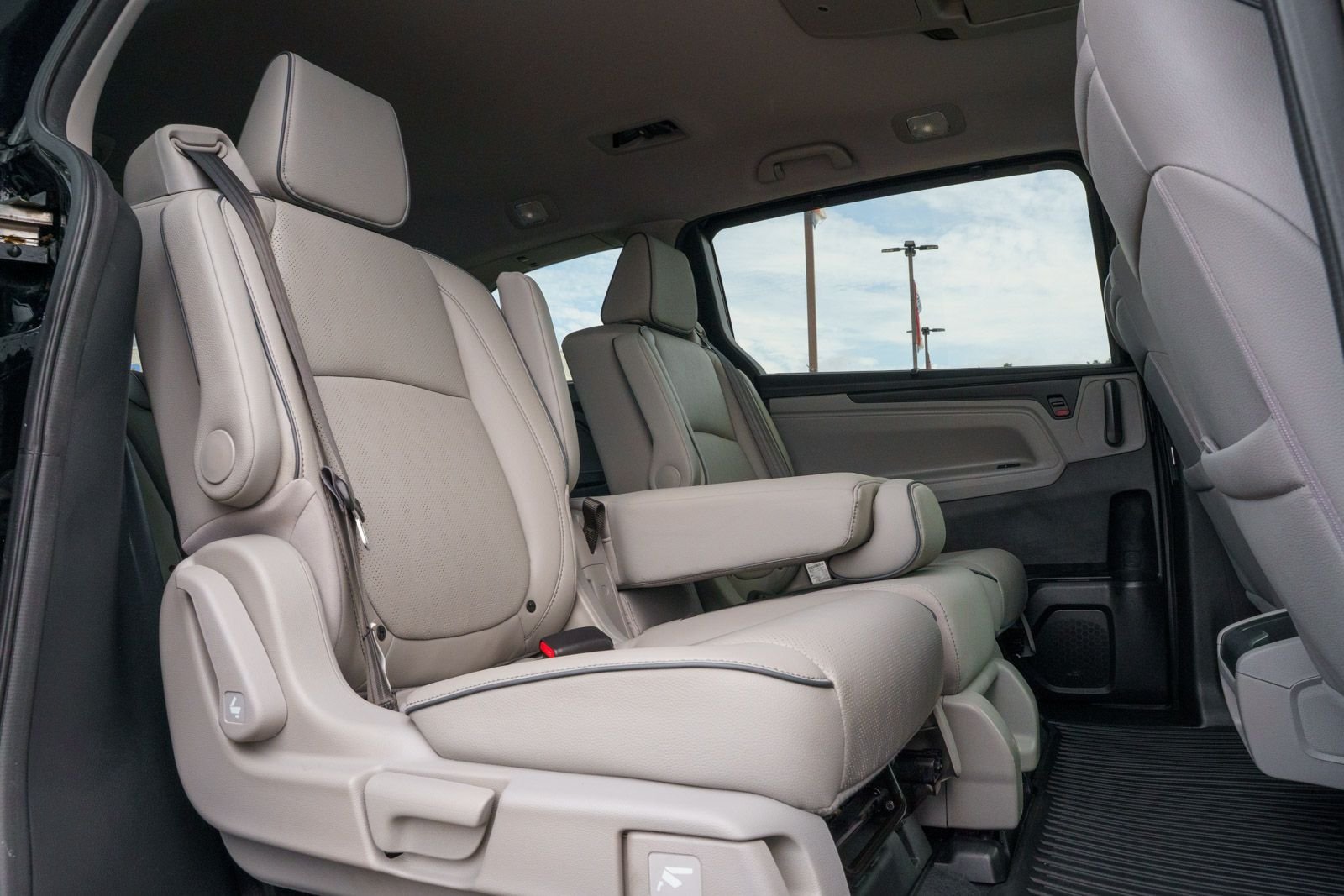 2022 Honda Odyssey Elite - Photo 15
