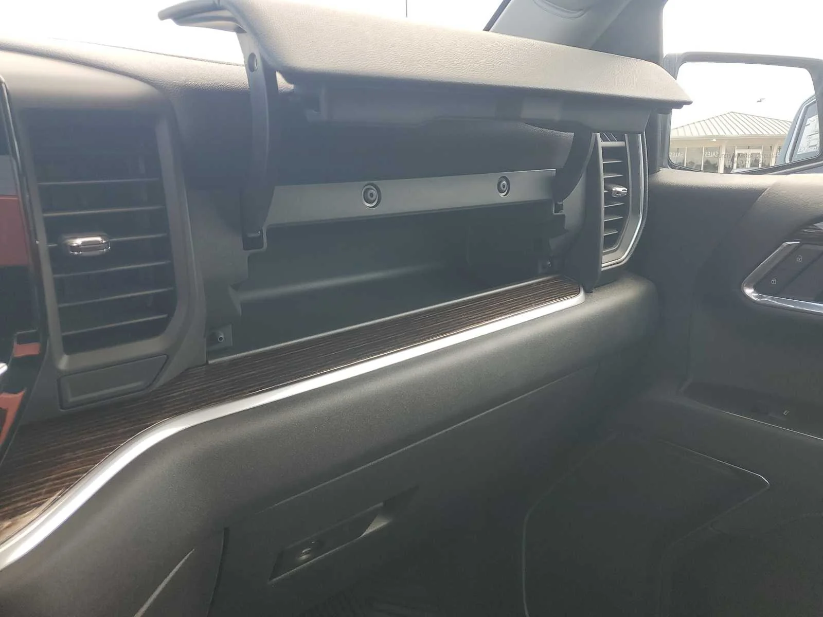 New 2026 Onyx Black GMC SLE image 17