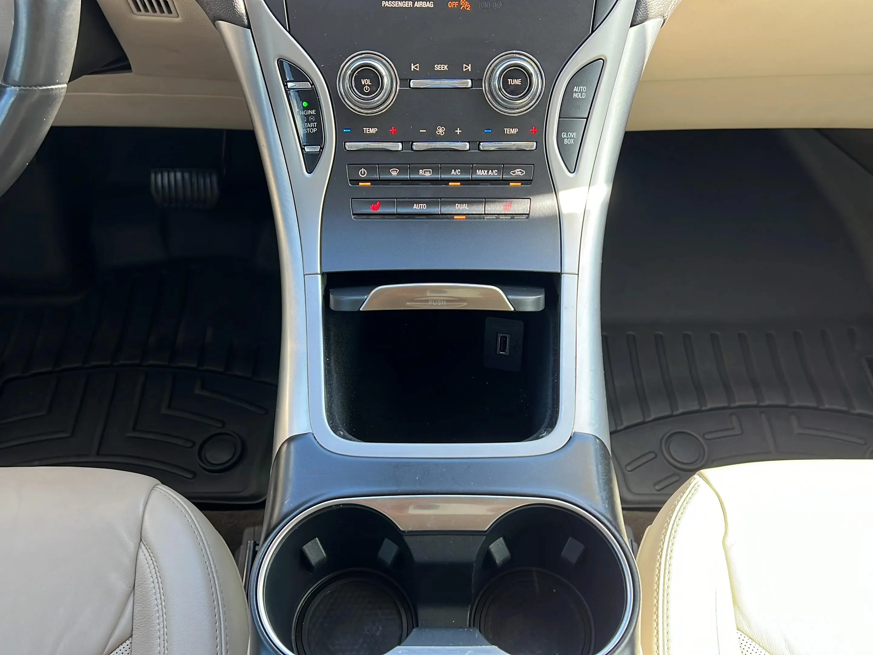 Used 2020 Red Lincoln Standard image 21