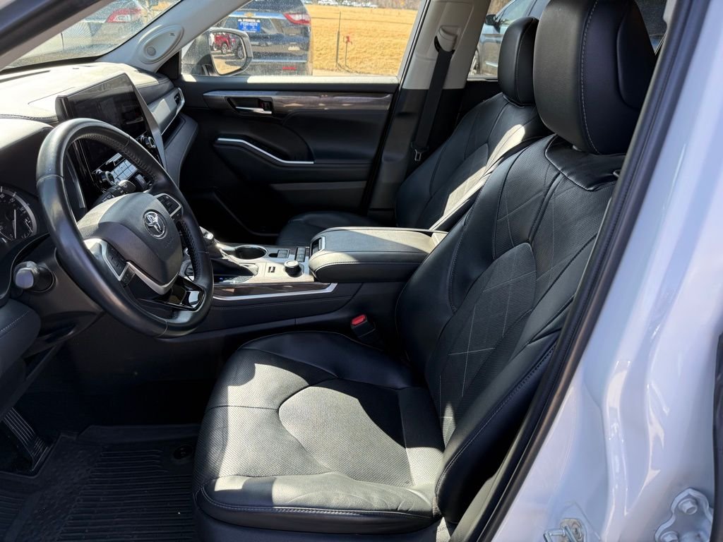 2022 Toyota Highlander Platinum - Photo 12