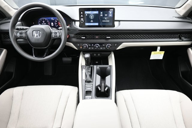 New 2026 Platinum White Pearl Honda SE image 13