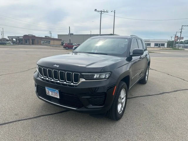 Used 2024 Diamond Black Jeep Laredo X image 1