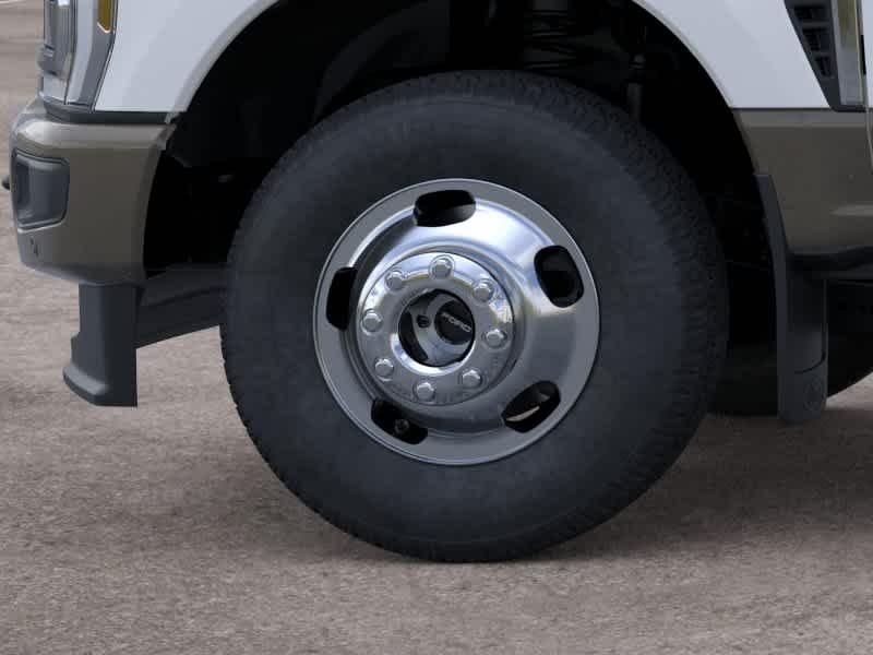 New 2026 Star White Metallic Tri-Coat/Marsh Gray Ford King Ranch image 19