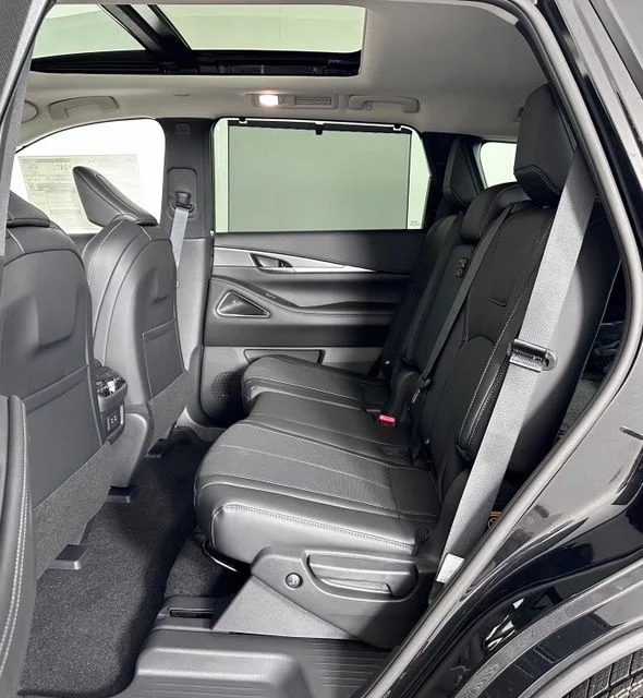 Certified Used 2026 Mineral Black INFINITI LUXE image 20