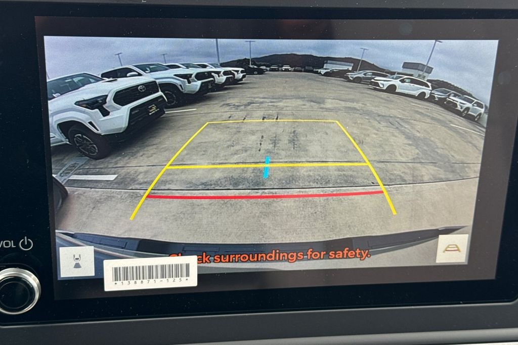 2025 Toyota Tacoma SR5 - Photo 18