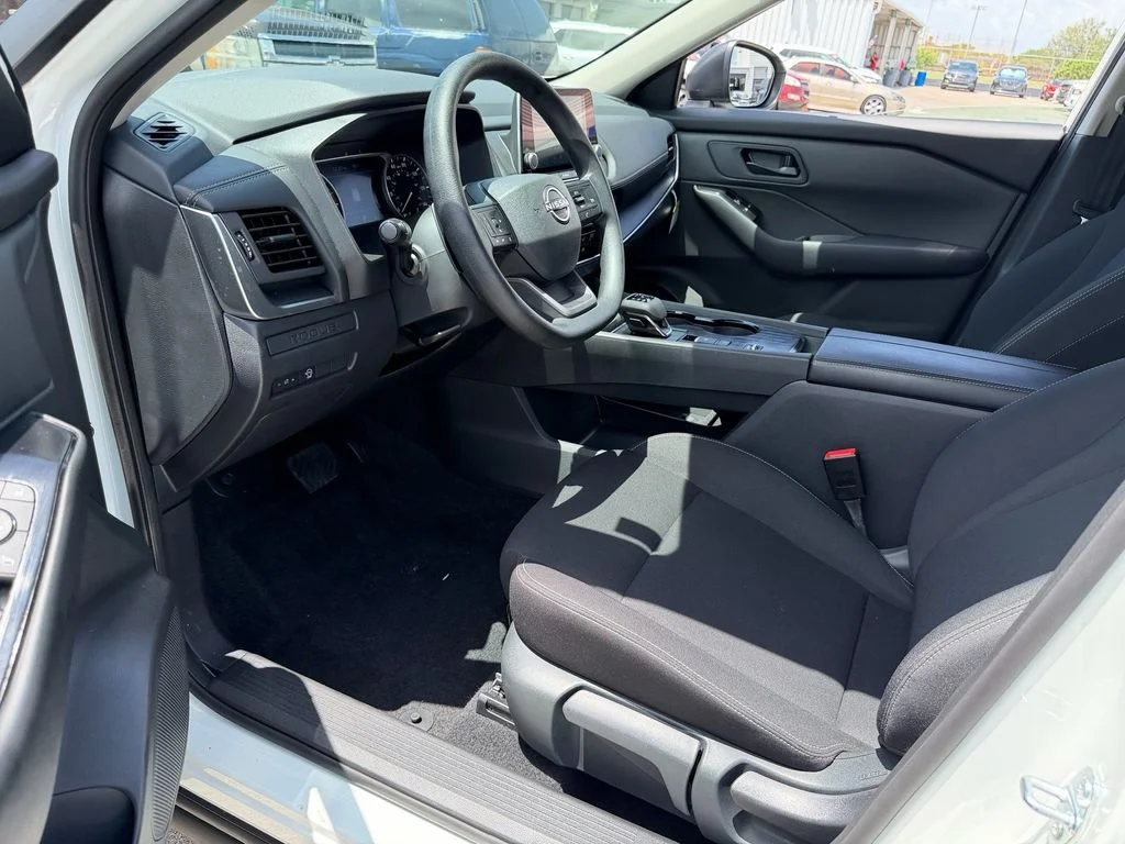 Used 2026 White Nissan S image 11