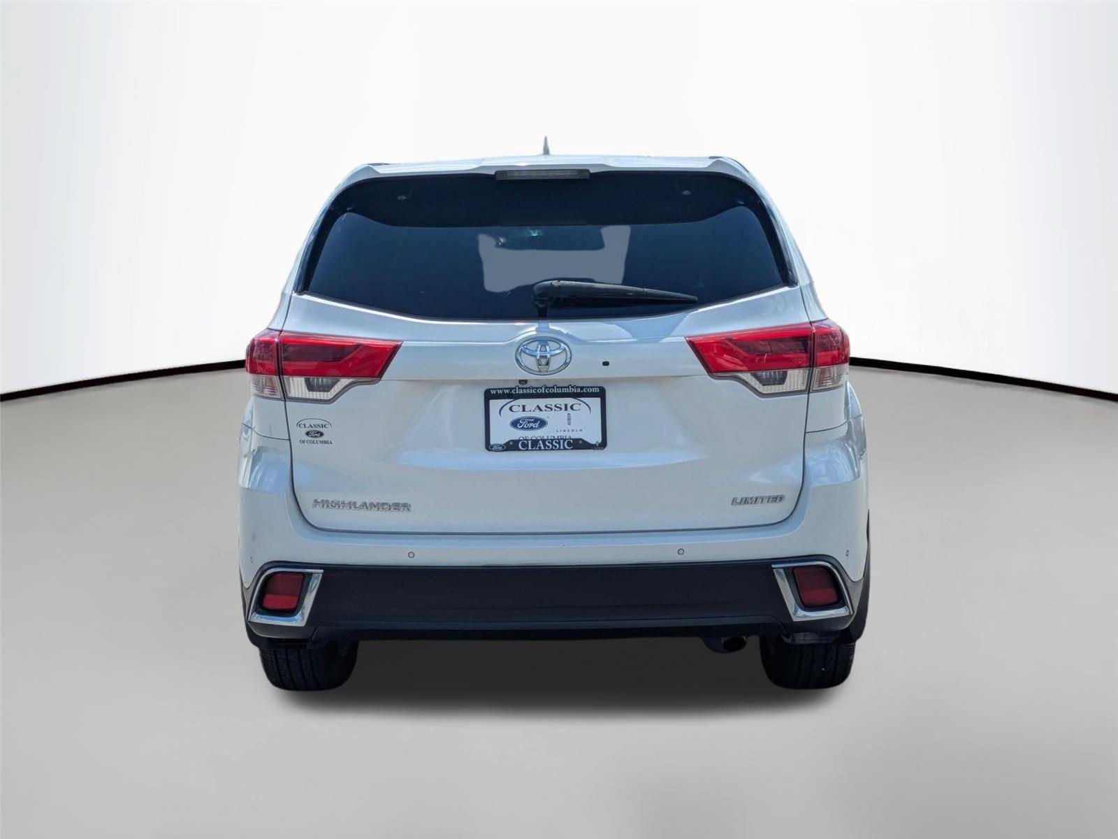 Used 2018 Blizzard Pearl Toyota Limited image 6