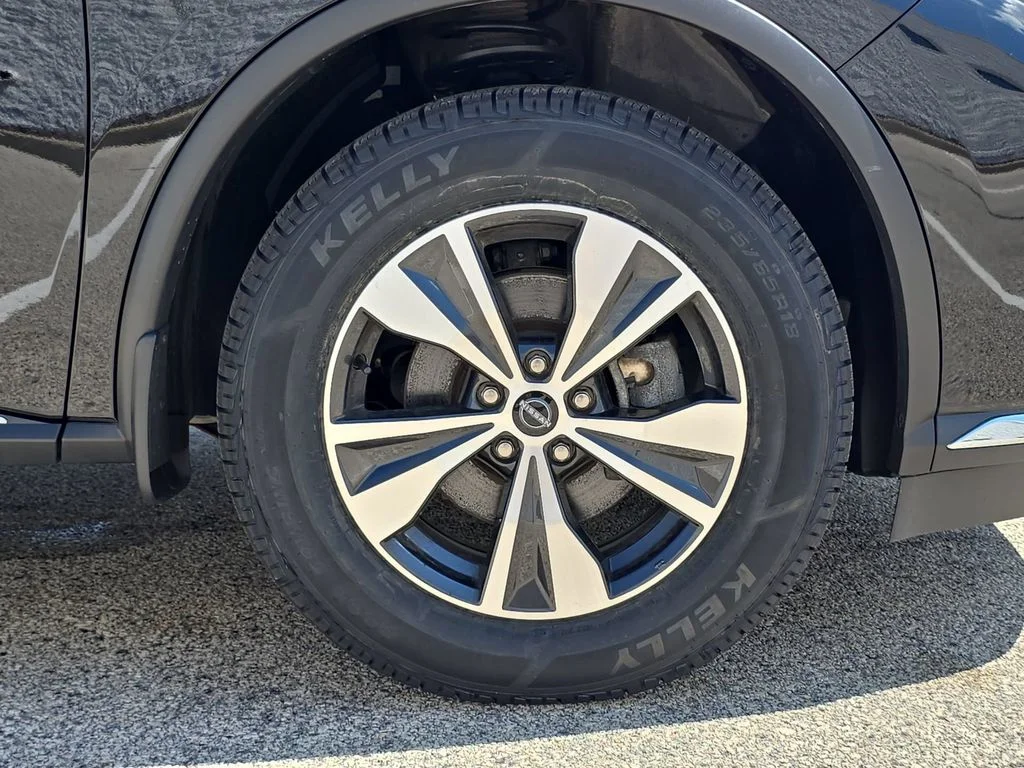 Used 2024  Nissan SV image 34