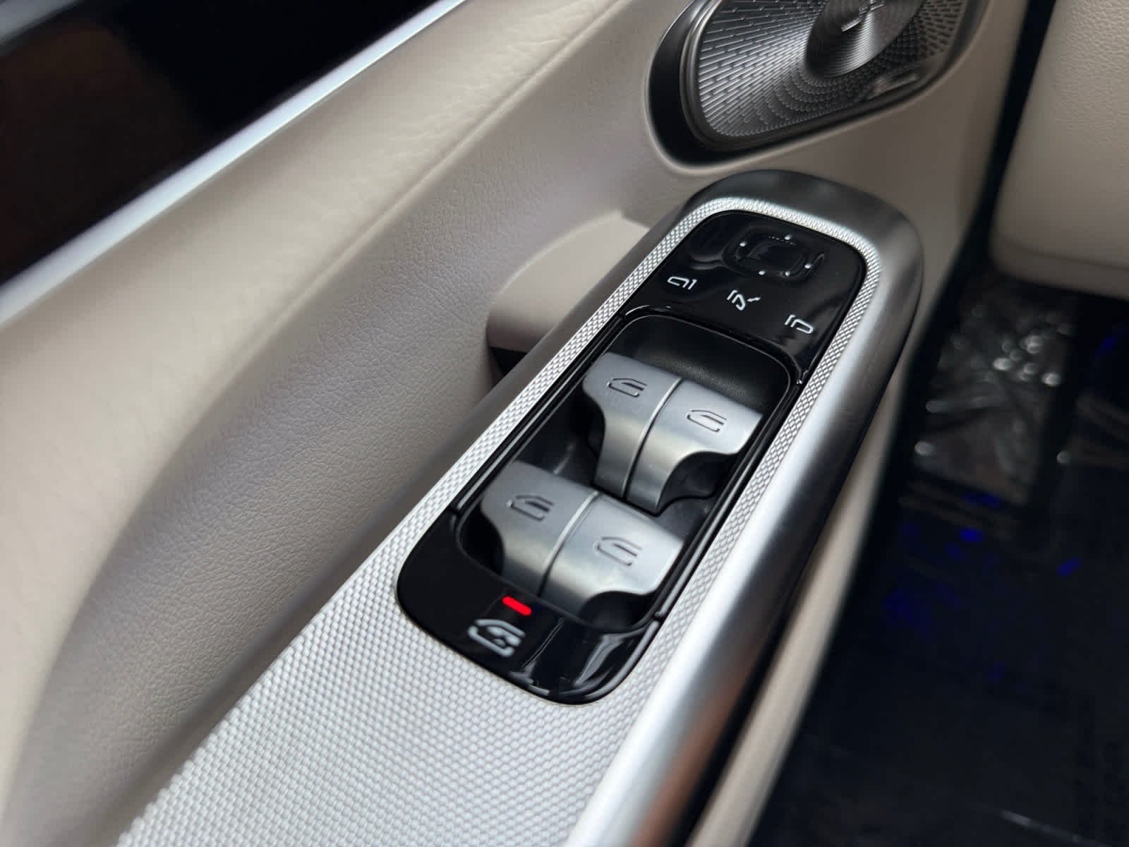 New 2026 Polar White Mercedes-Benz GLC 300 image 26