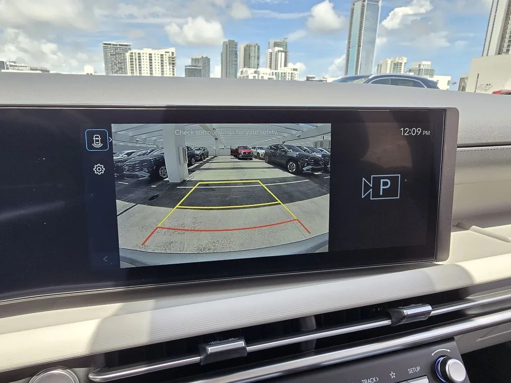New 2026 White Hyundai SE image 19