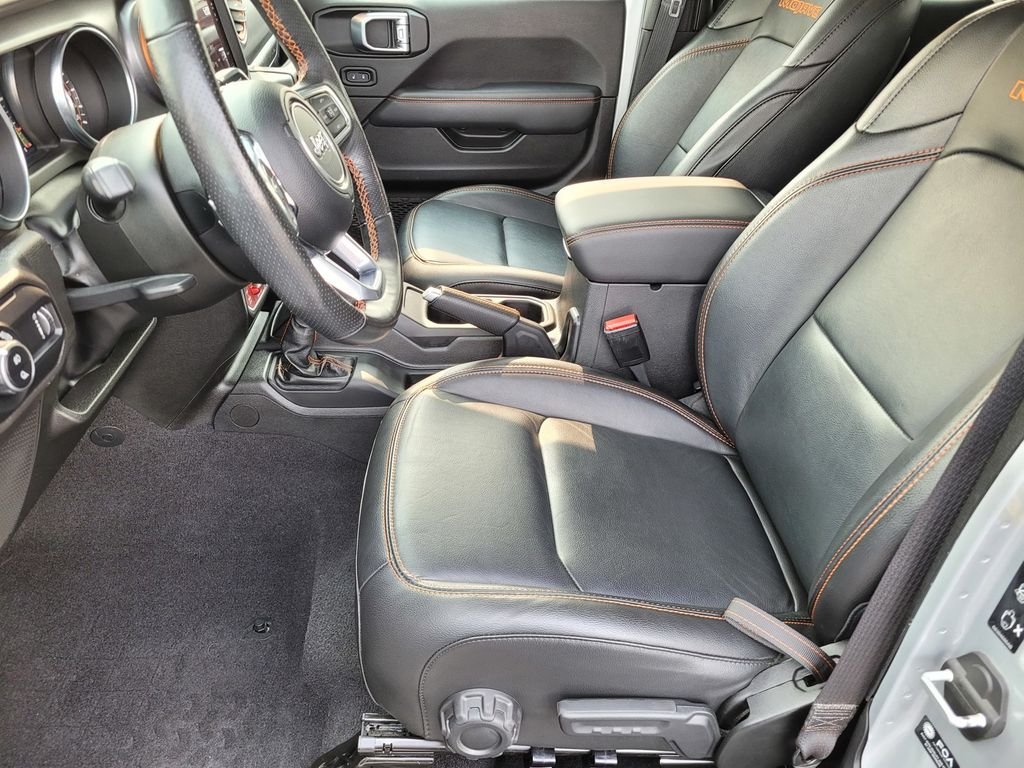 Used 2023 Silver Jeep Mojave image 13