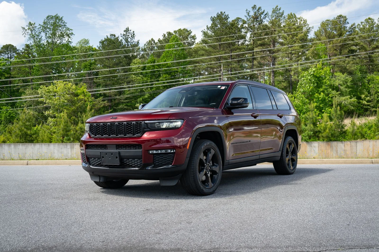 Used 2023 Red Jeep Limited image 3