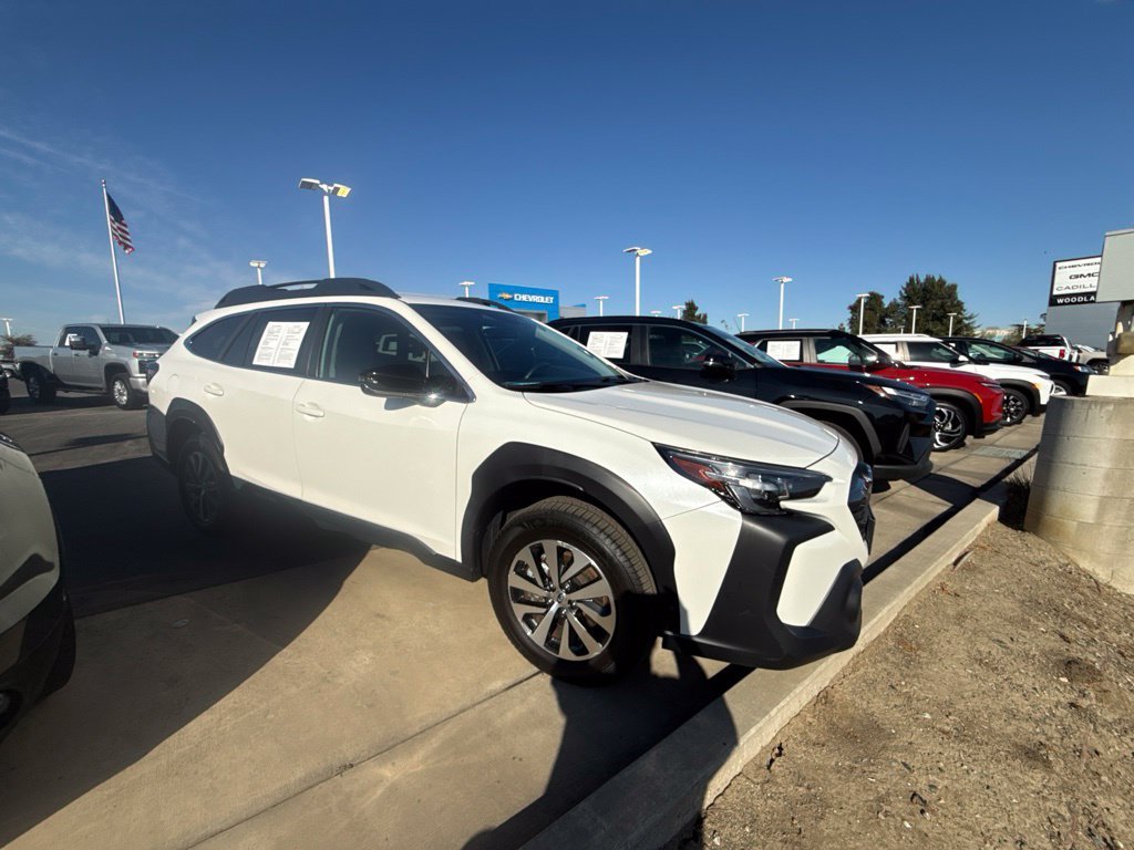  2023 Subaru Outback Premium AWD   