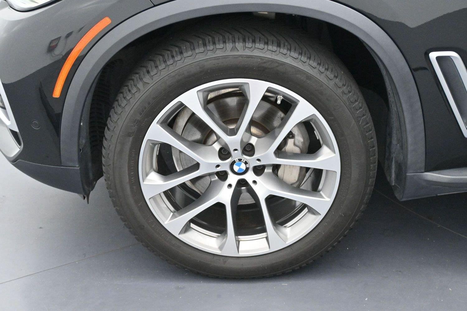 Used 2019 Black Sapphire Metallic BMW xDrive40i image 42