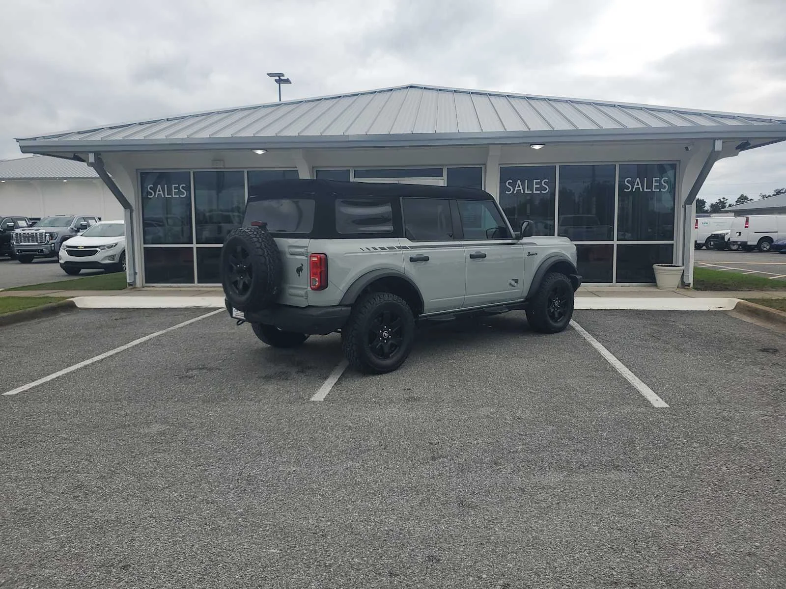 Used 2023  Ford Base image 8