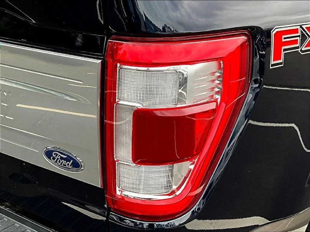 Used 2022 Antimatter Blue Metallic Ford King Ranch image 26