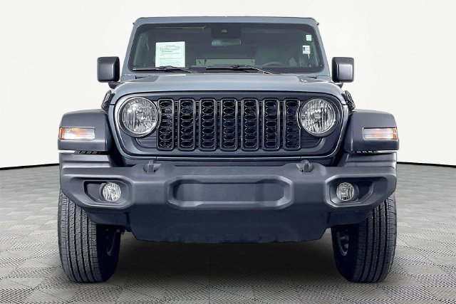 Used 2025 Gray Jeep Sport S image 2