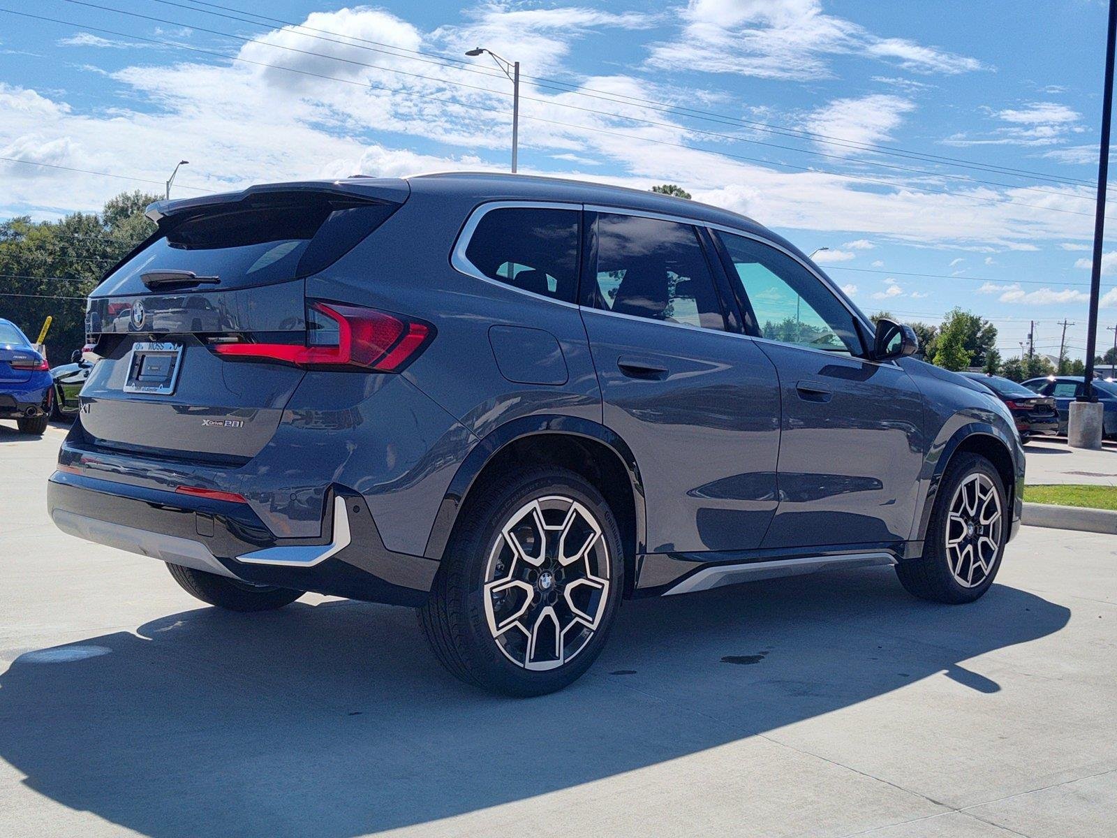 New 2027 Storm Bay Metallic BMW xDrive28i image 4