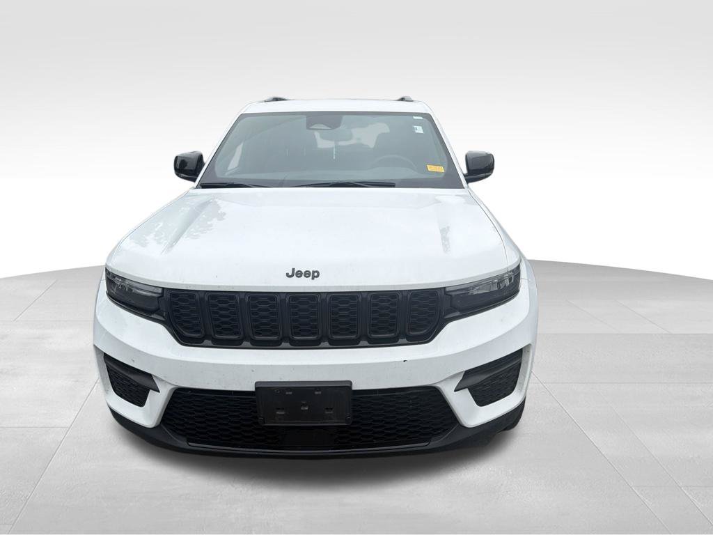 Used 2024 White Jeep Altitude image 2