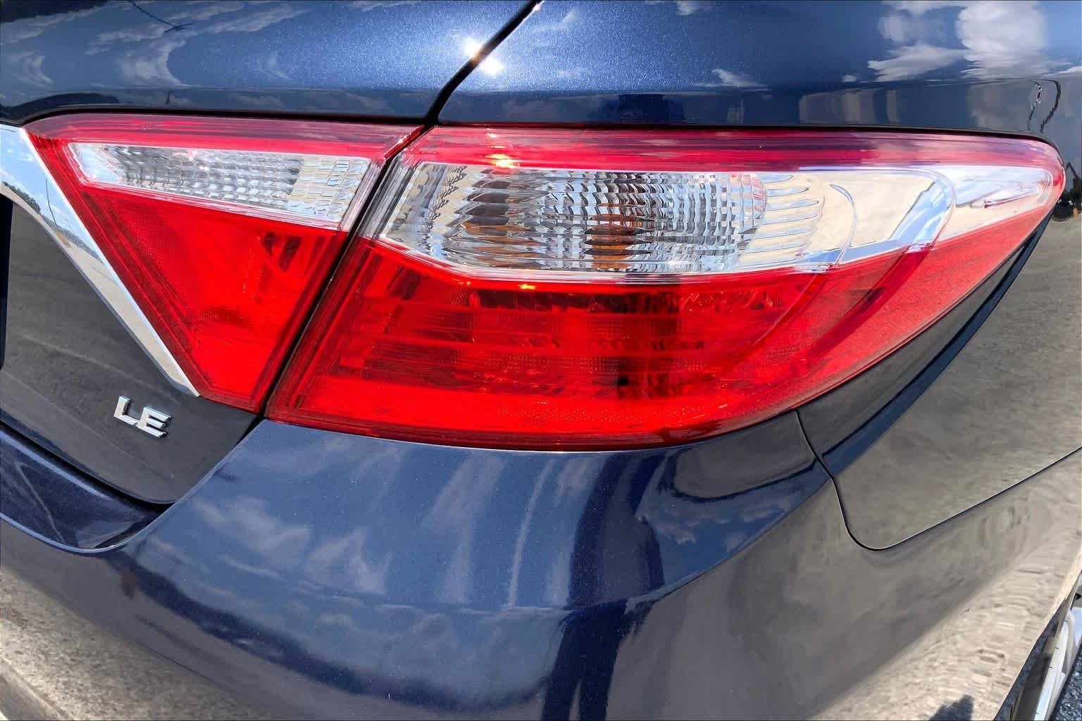 Used 2016 Parisian Night Pearl Toyota LE image 30