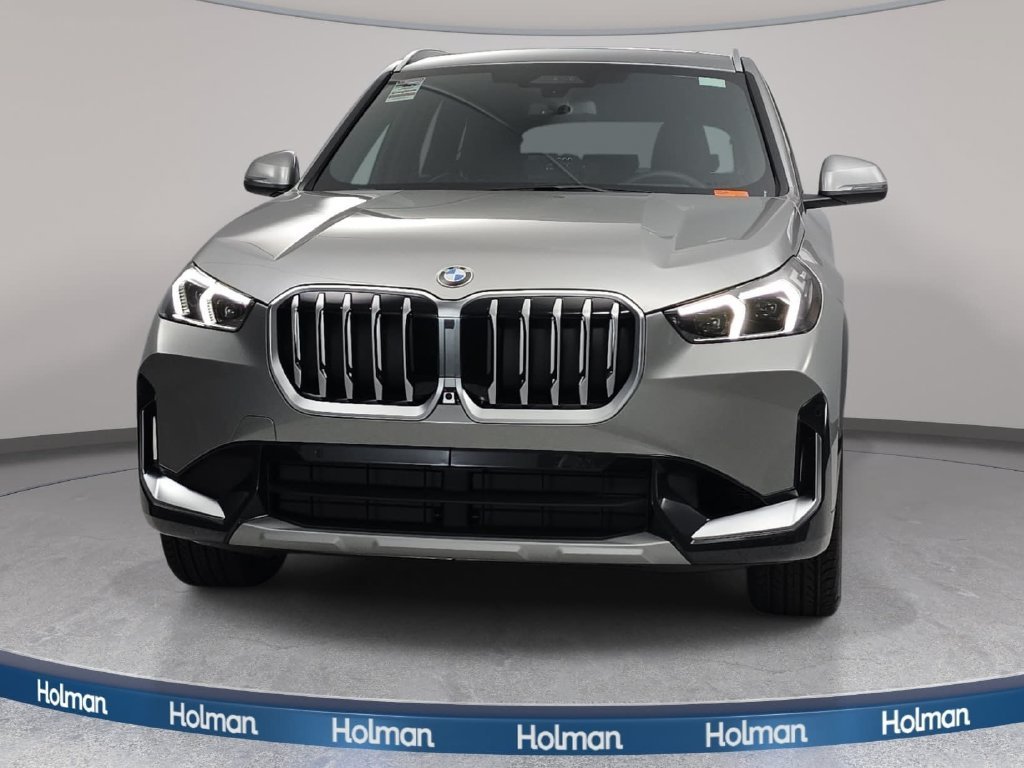 New 2026 Space Silver Metallic BMW xDrive28i image 2