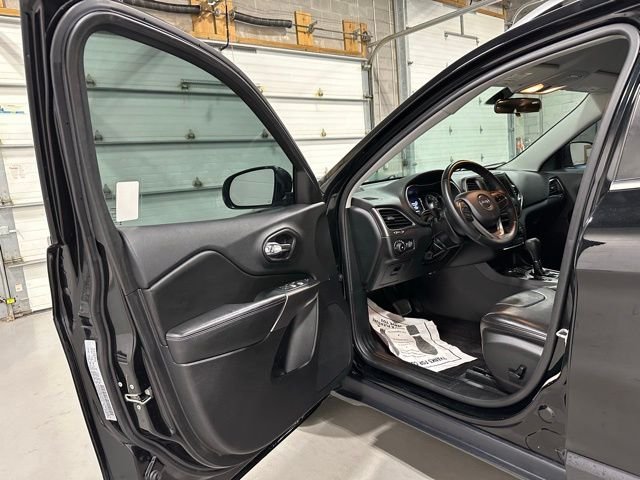 2019 Jeep Cherokee Latitude Plus - Photo 12