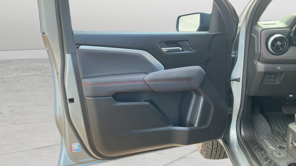 Used 2025 Gray Chevrolet Z71 image 18