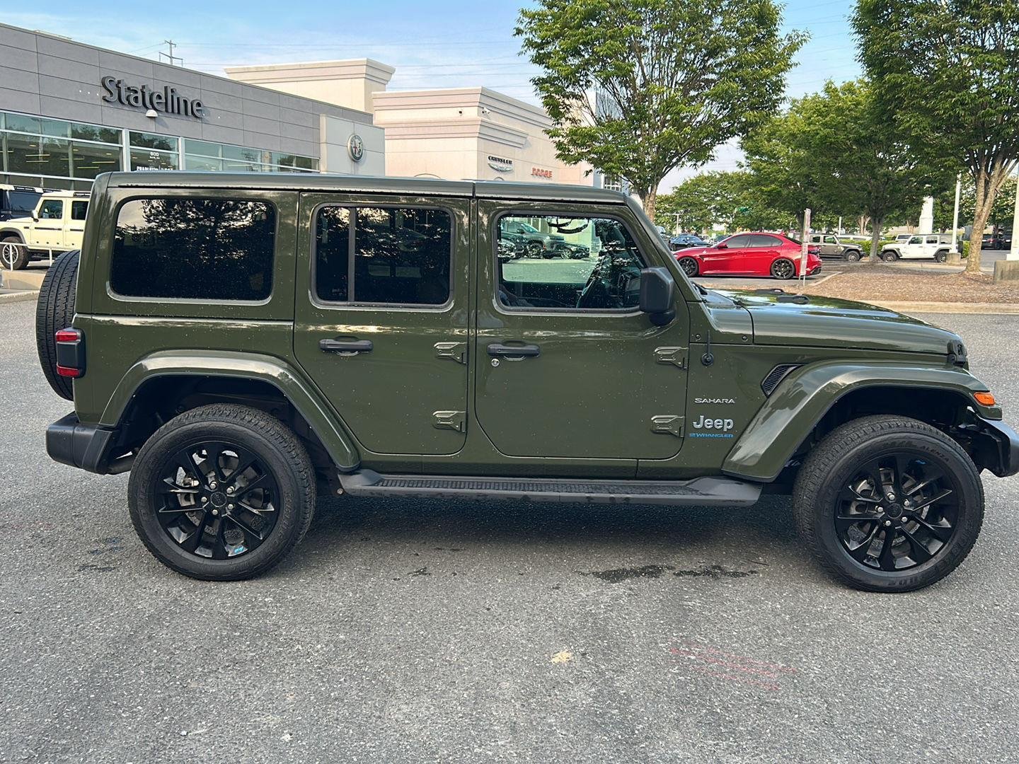 Used 2023 Sarge Green Clearcoat Jeep Sahara image 6