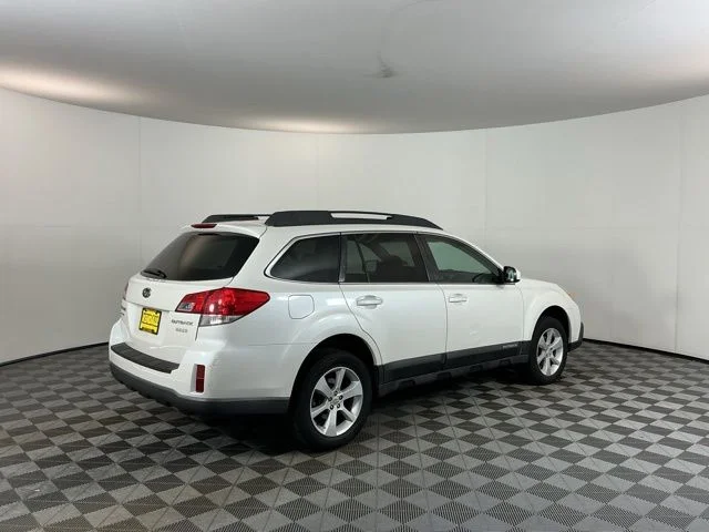 Used 2013 White Subaru 2.5i Premium image 5
