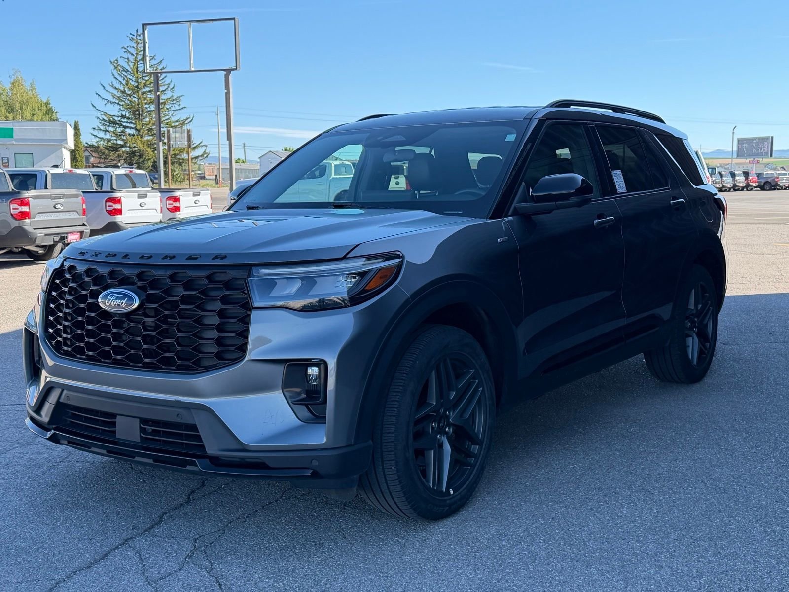 Used 2025 Gray Ford ST-Line image 10