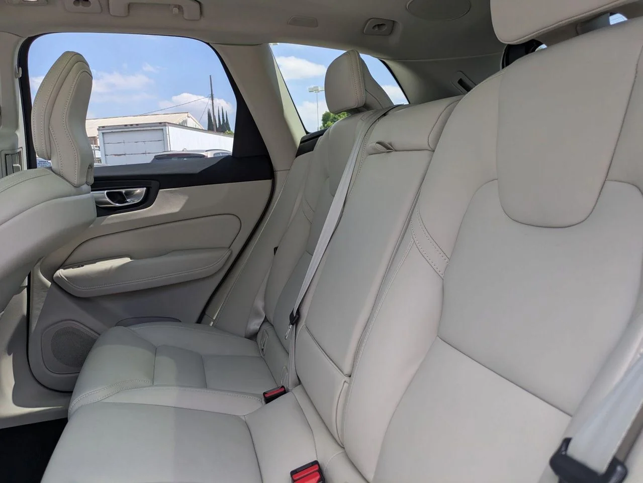 Used 2024 Thunder Grey Metallic Volvo T8 Ultimate Dark Theme image 22