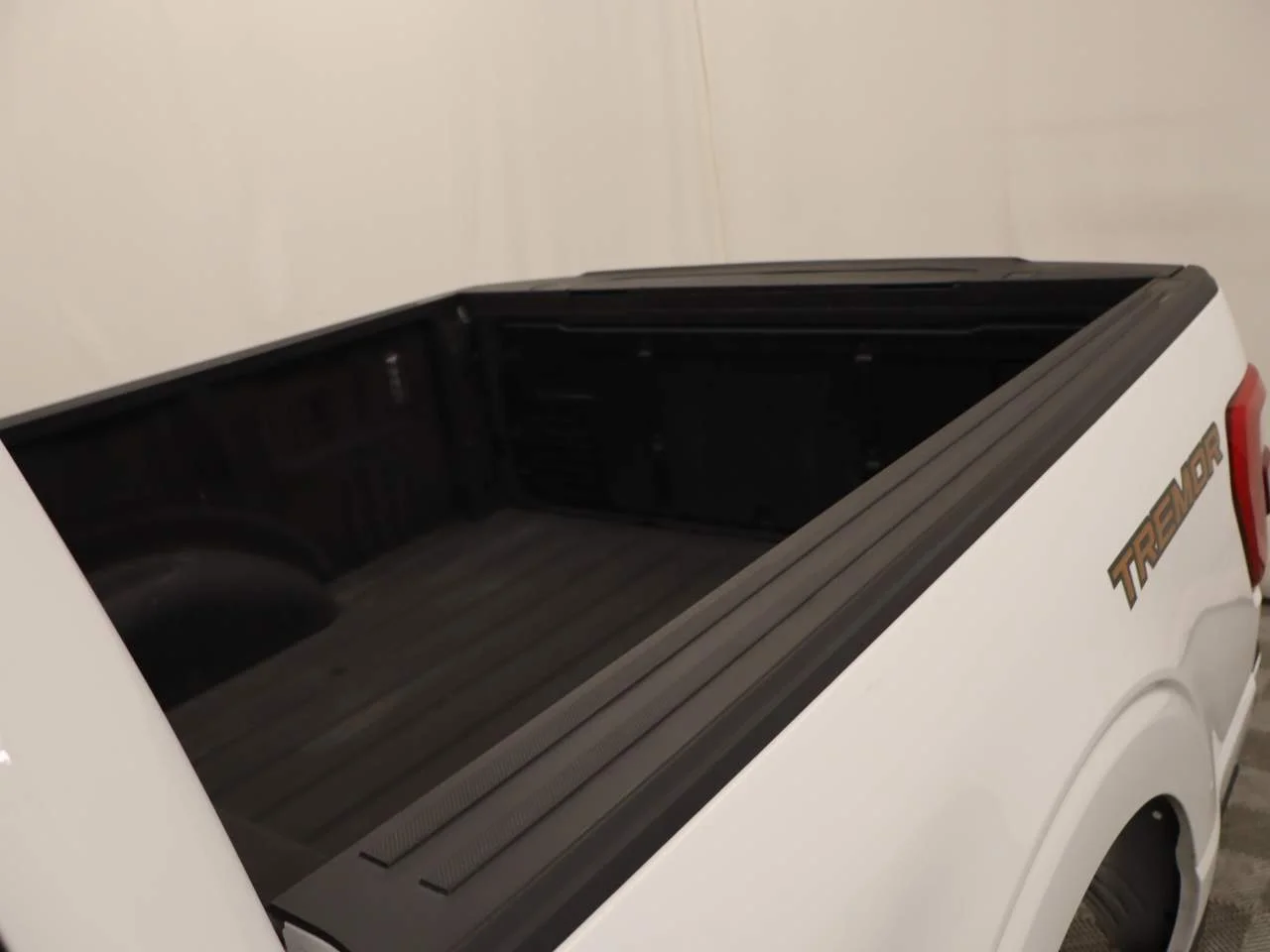 Certified Used 2023 Oxford White Ford Tremor Crew Cab image 21
