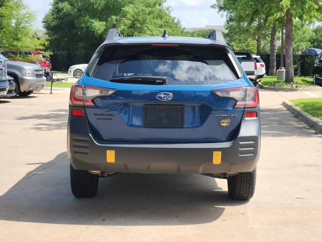 Used 2025  Subaru Wilderness image 6
