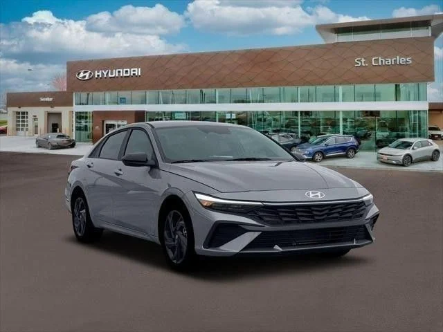 Used 2026 Silver Hyundai SEL Sport image 11