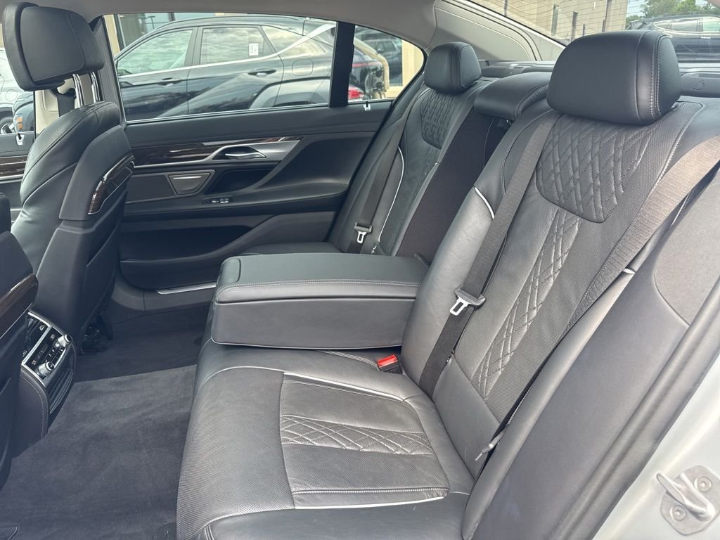 2020 BMW 7 Series 740i - Photo 34