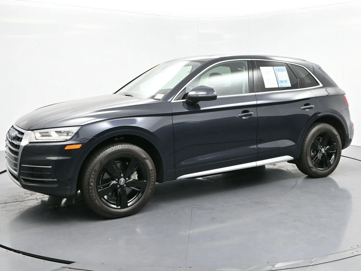 Used 2018 Moonlight Blue Metallic Audi Tech Premium Plus image 4