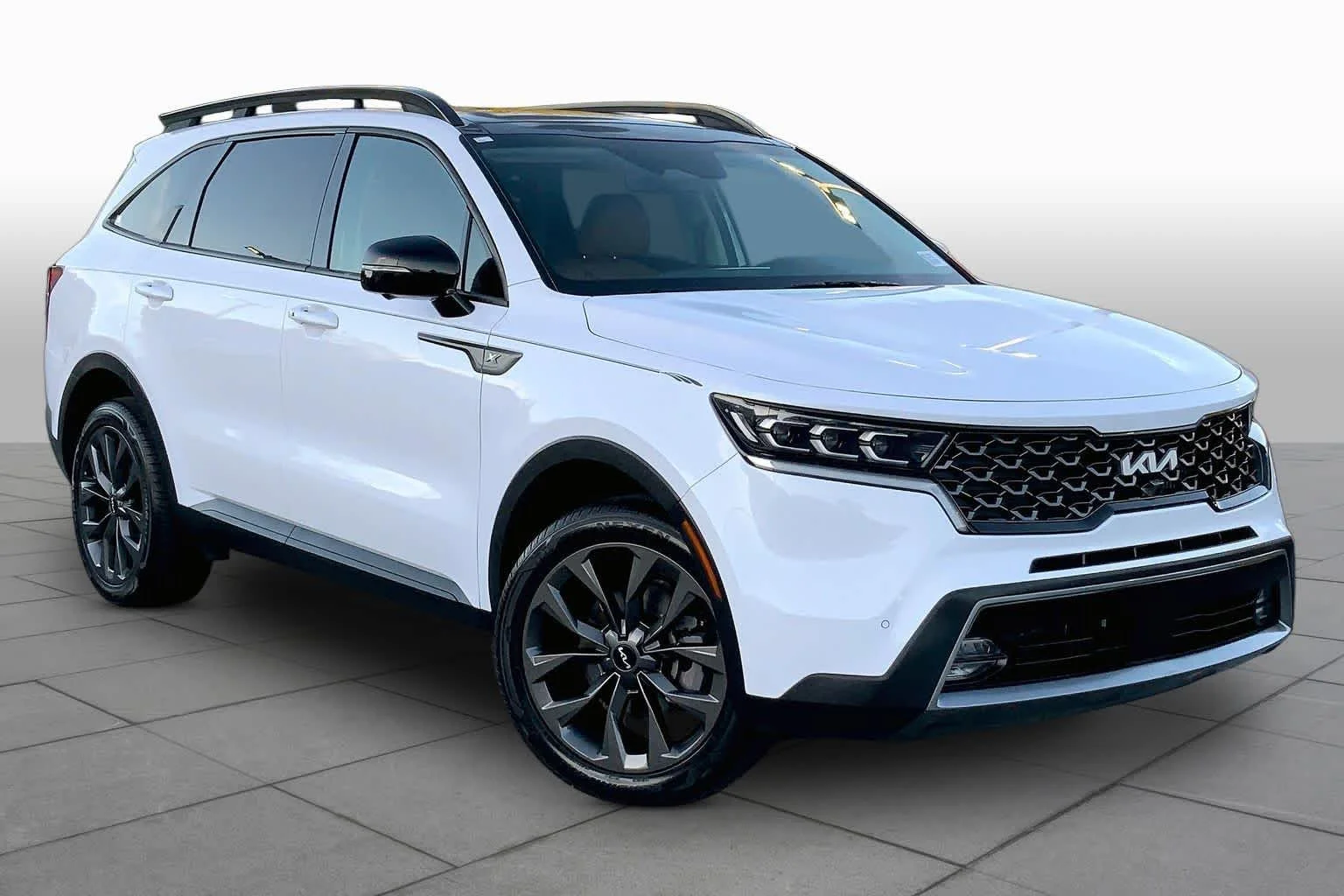 Used 2022 Glacial White Pearl Kia X-Line SX Prestige image 3